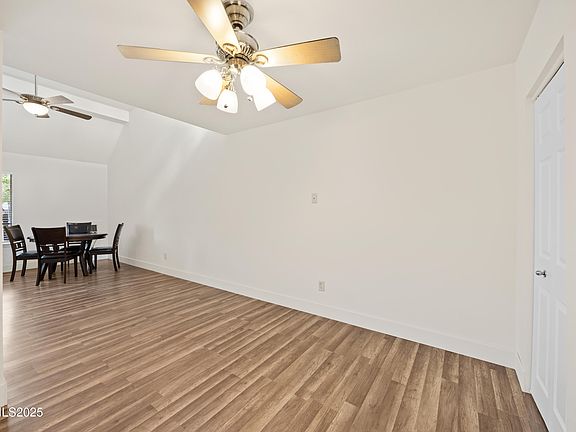 5th image of 1051 Baywood Dr APT A