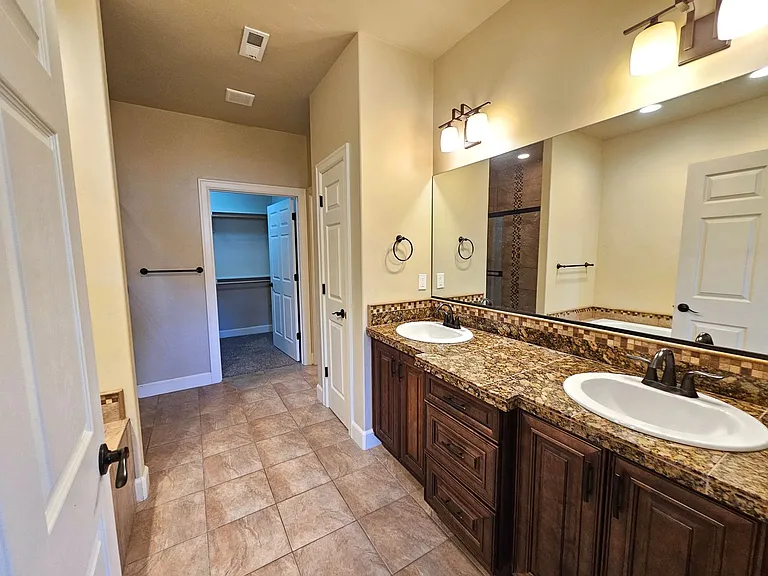 2817 Tuscanna Dr — Photo 37