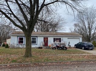 5524 Manor Dr, Lansing, MI 48911