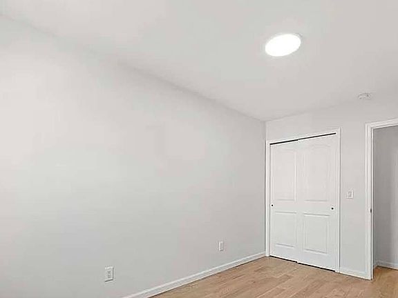 5th image of 2469 E 28th St Floor 2