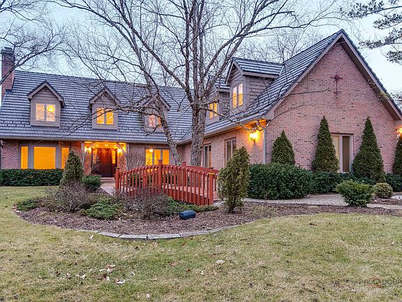 2nd image of 226 Brampton Ln