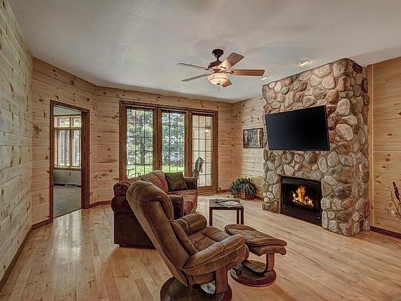 3rd image of 8474 Rogers Dr
