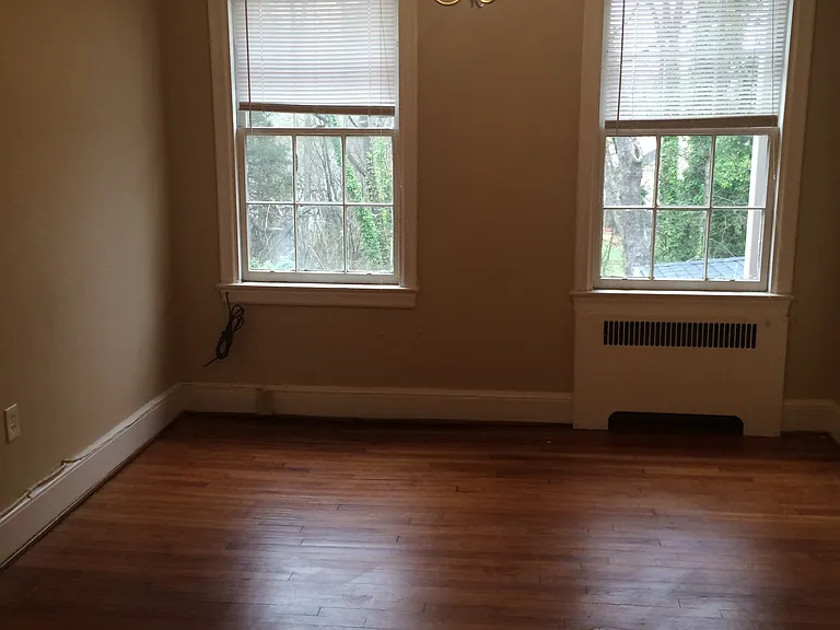 534 Logan St — Photo 25