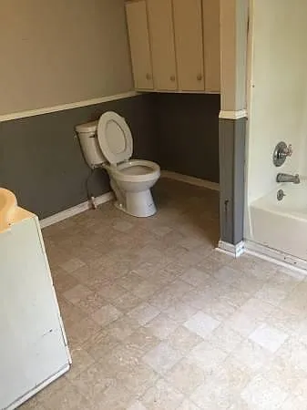 977 Saturn St — Photo 11