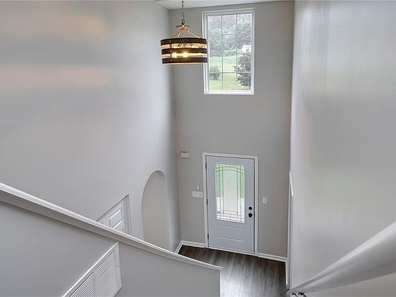 4th image of 612 Turnberry Ln