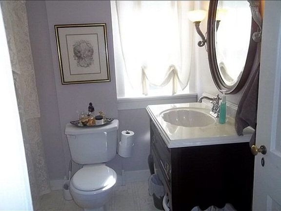 Spacious FULL w/ Lg closet