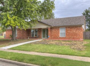 8905 E 59th Pl, Tulsa, OK 74145