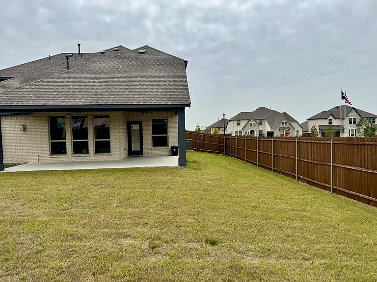 1241 Joseph Earl Dr — Photo 20