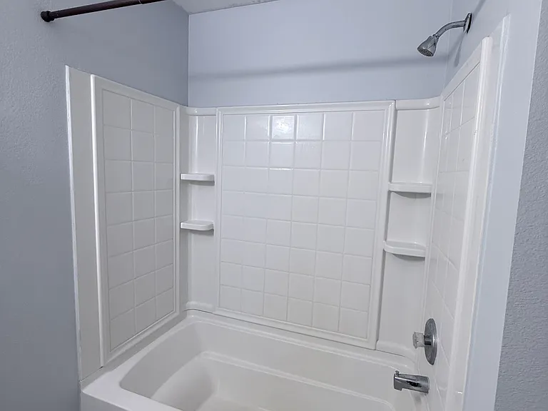 3008 Meadow Bluff Dr — Photo 14