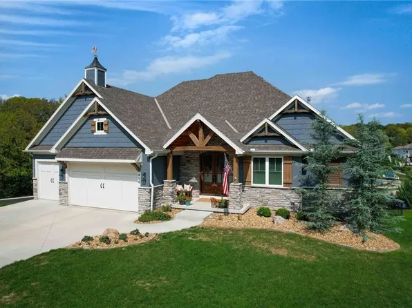 400 Southshore Dr, Greenwood, MO 64034