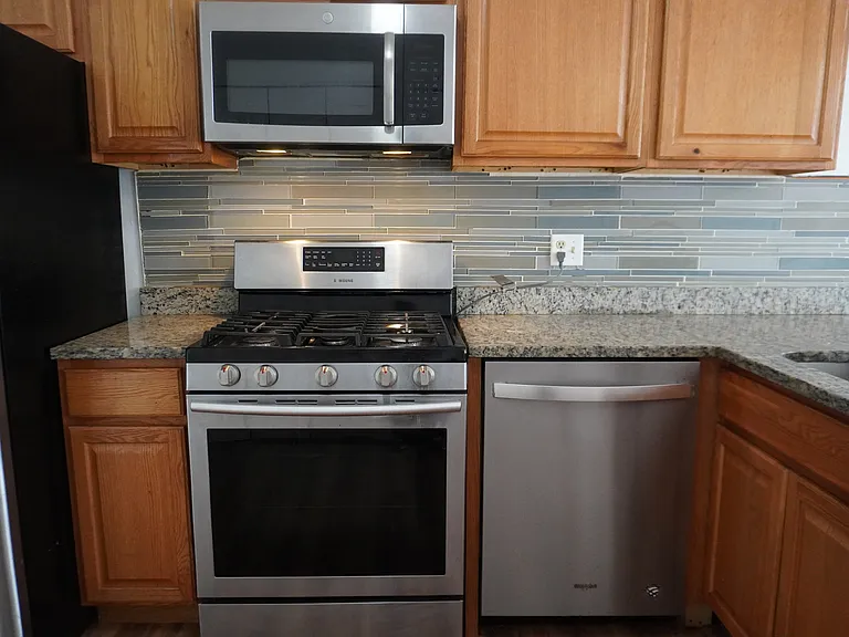 4320 Monroe St — Photo 5