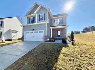 100 Songberry St, Oak Ridge, TN 37830