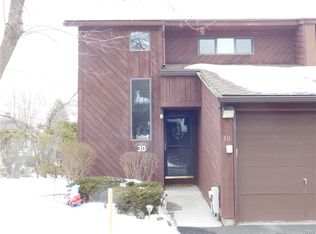 30 Sherman Oaks Dr, New Hartford, NY 13413