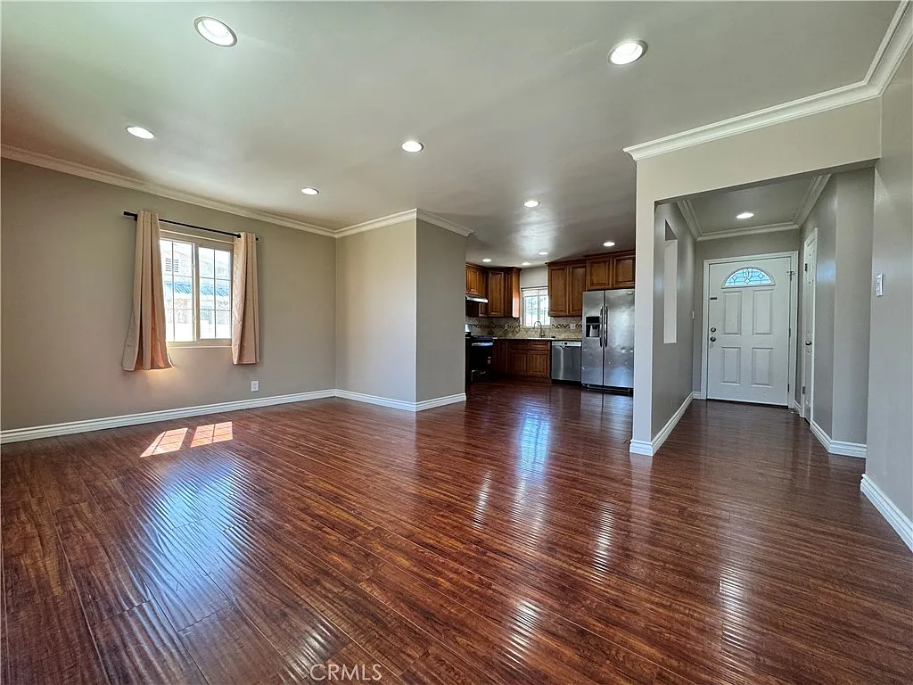 3 bed, 1.5 bath, 1080 sqft, $4,000 — Photo 4