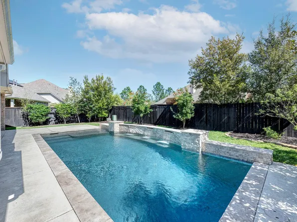 11 Red Wagon Dr, Spring, TX 77389