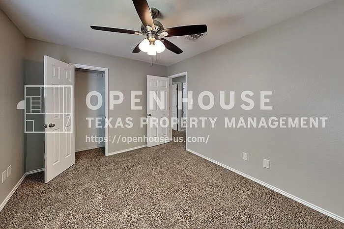 1056 Silver Spur Ln — Photo 12
