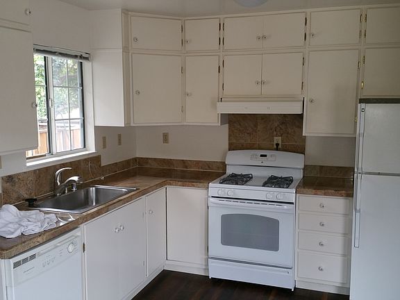 Updated Kitchen with Granite Counters