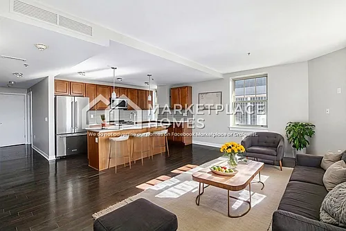 525 W Lafayette Blvd Photo 1