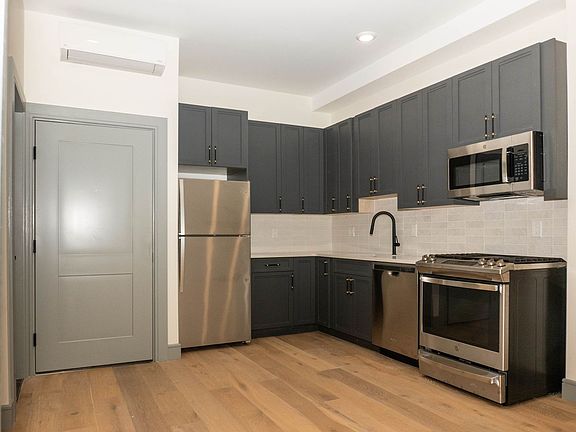 2nd image of 327 S 16th St #2R
