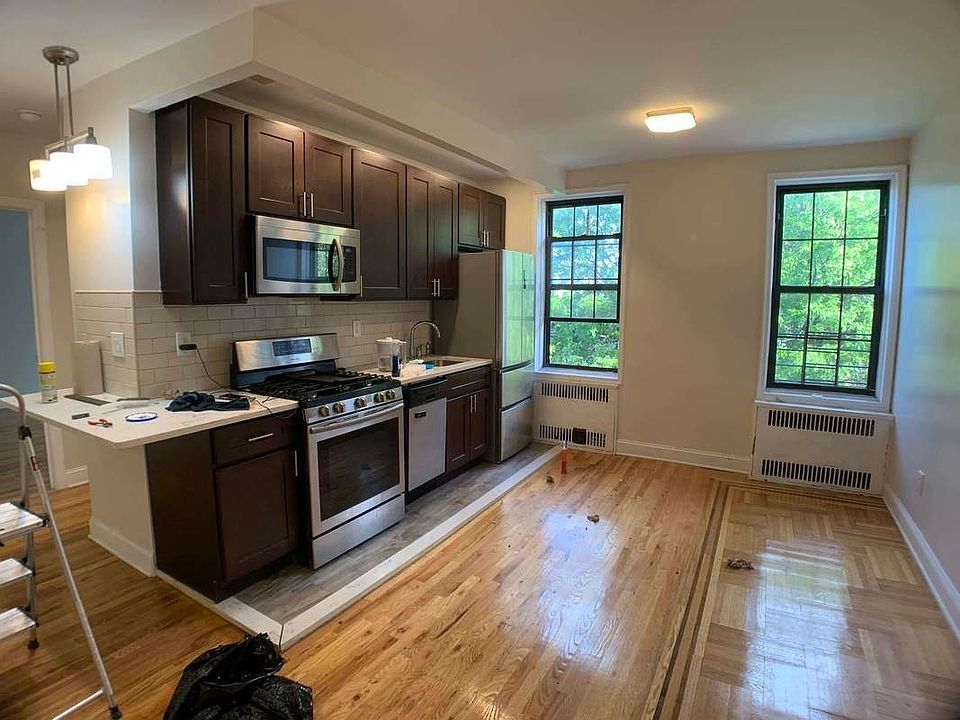 1st image of 181 Hawthorne St #4X