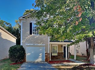 426 Presidents Ct, Charlotte, NC 28217