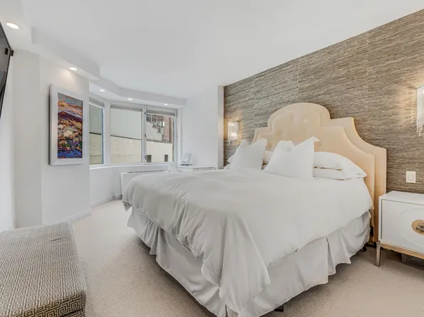 415 East 37th Street image 6 of 26