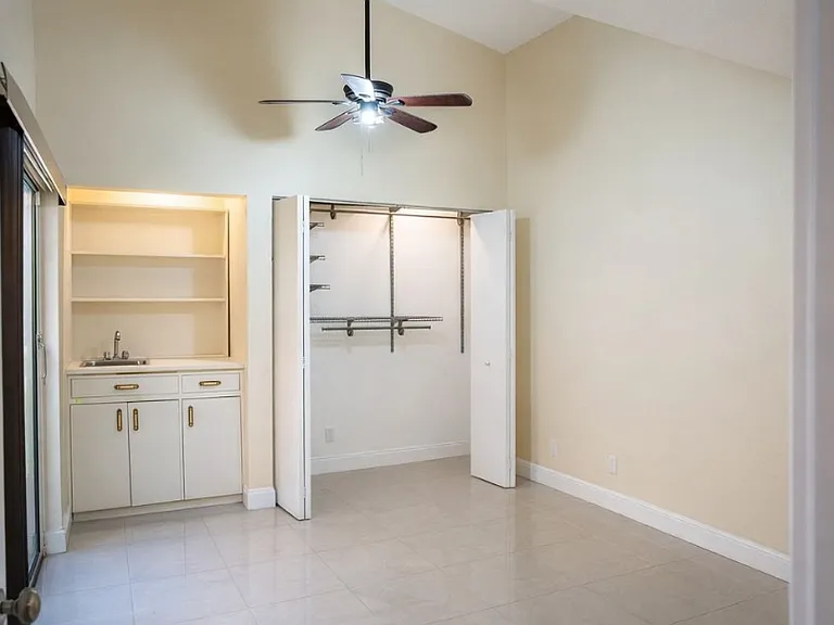 2408 N 35th Ave #2408 — Photo 3