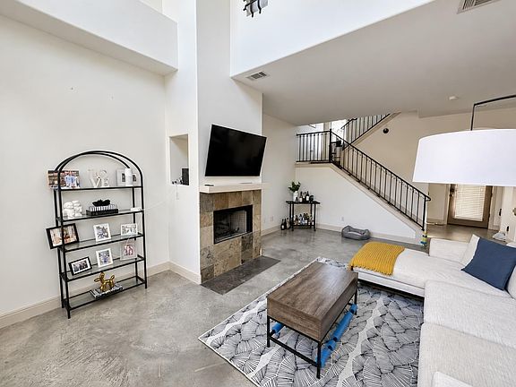 3rd image of 2316 Thornton Rd #B
