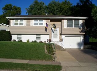 2200 Saint Celia St, Dubuque, IA 52002