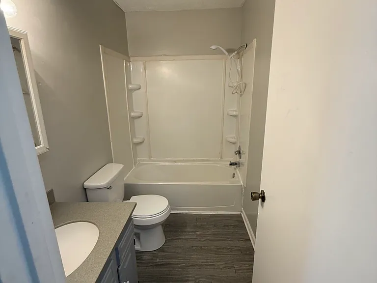 108 Stratton Ave #16 — Photo 5