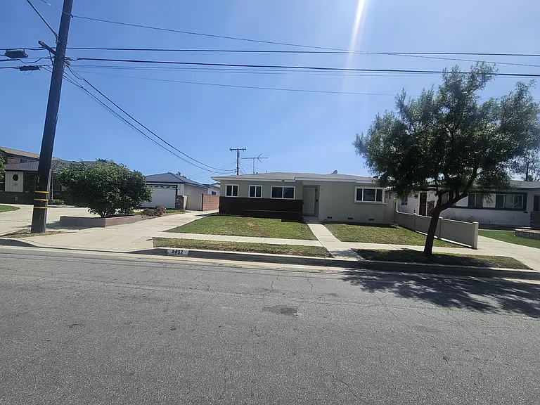 8552 Devenir Ave — Photo 24