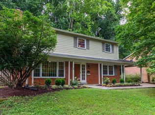 8 Crest Park Ct, Silver Spring, MD 20903