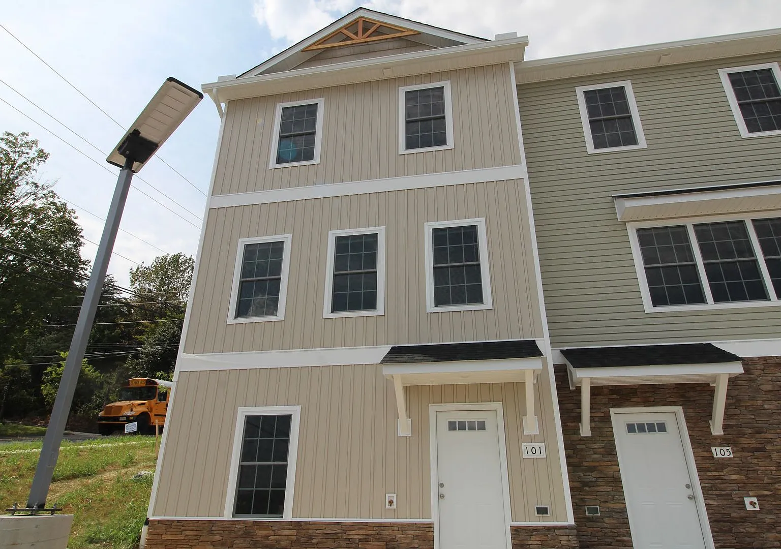 Available Now! New construction townhome! — Photo 1