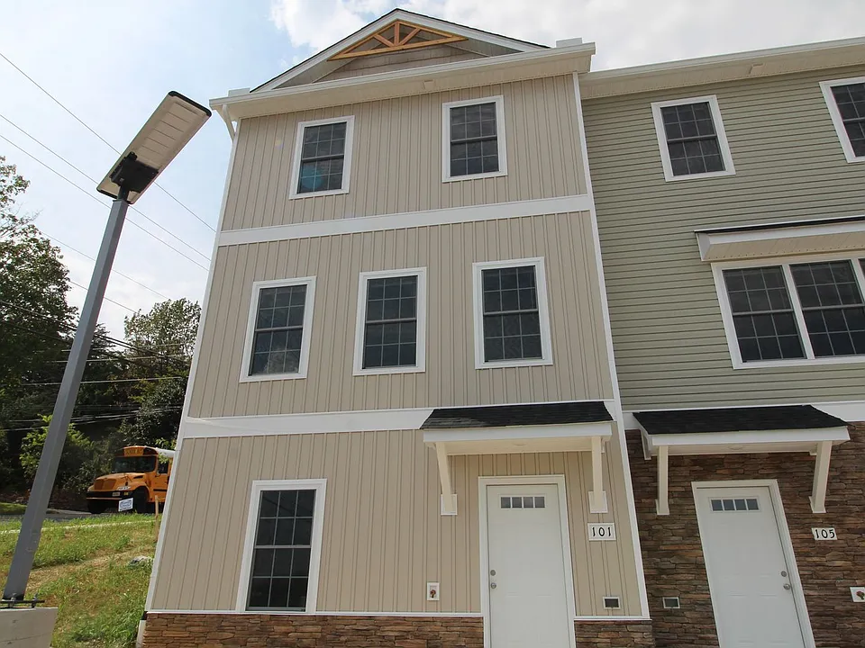 101 Willowstone Ct