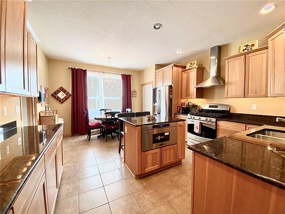 4th image of 8324 Boulder Dr