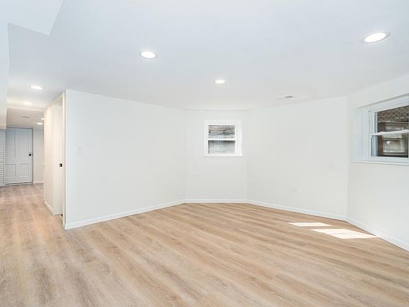 5th image of 2711 N Monticello Ave #B
