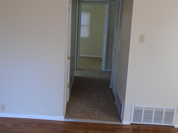 5th image of 1021 Queen Ann Dr APT 5