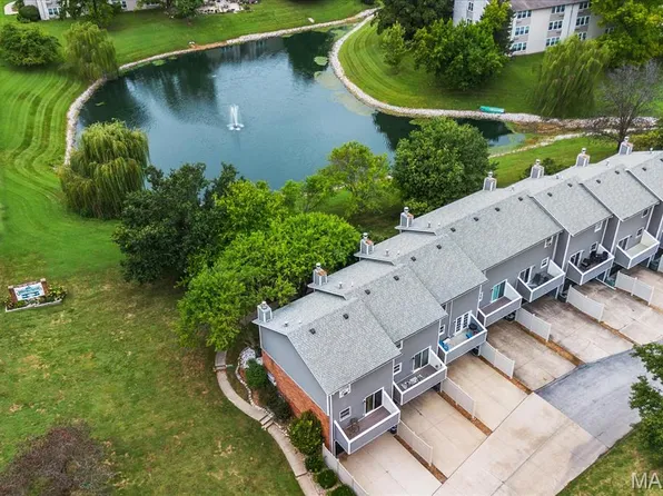 300 Pine Lake Rd APT 1, Collinsville, IL 62234