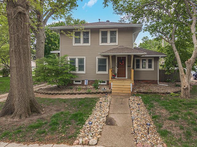 1st image of 30 Payne Pl