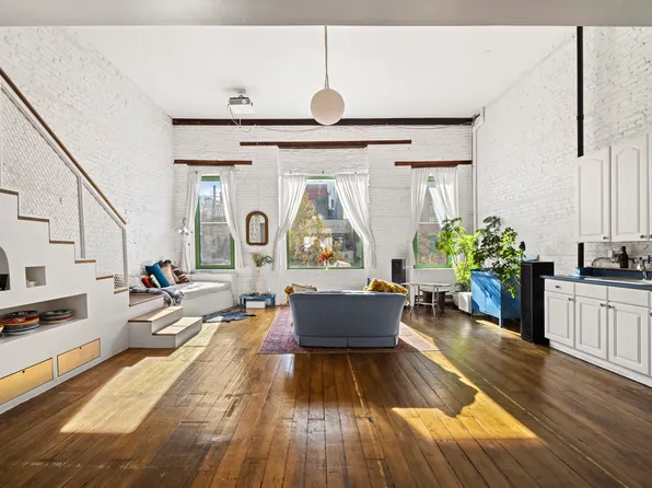 147 Metropolitan Avenue image 1 of 24