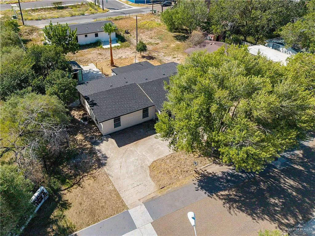 4 bed, 2.0 bath, 1464 sqft, $1,400 — Photo 3