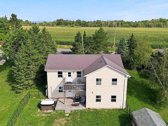 5th image of 1458 Ridge Rd