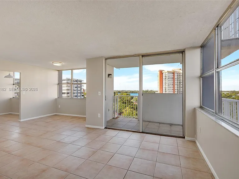 1300 NE Miami Gardens Dr #714E — Photo 5