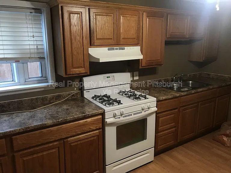 4554 Friendship Ave — Photo 6