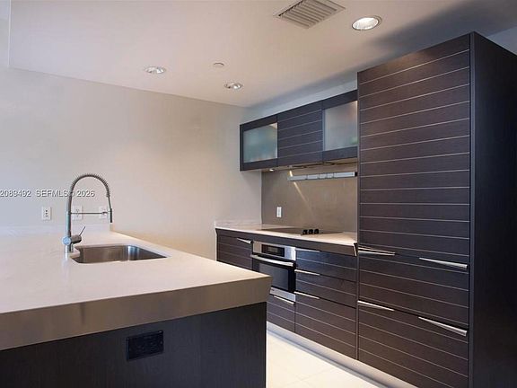 2nd image of 200 Biscayne Boulevard Way APT 3209