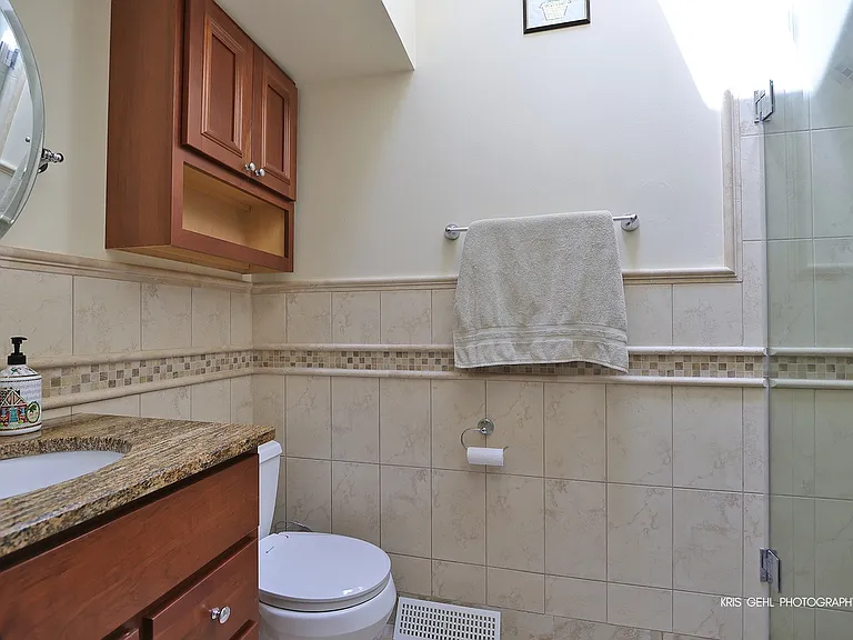 605 W Gilbert Rd — Photo 15