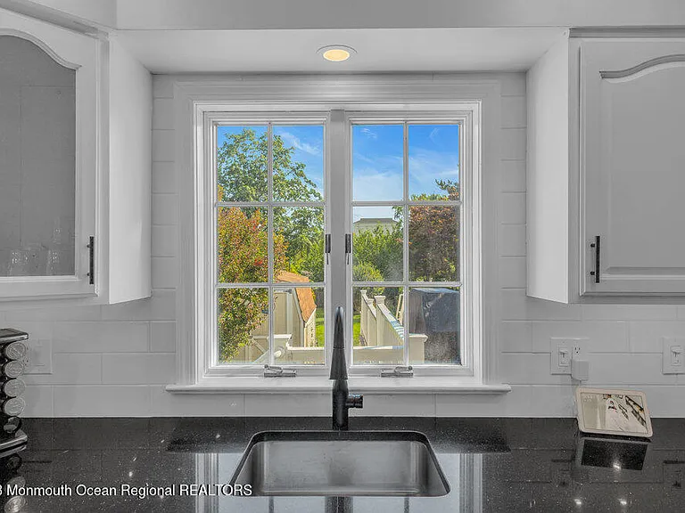 64 Curtis Ave — Photo 24