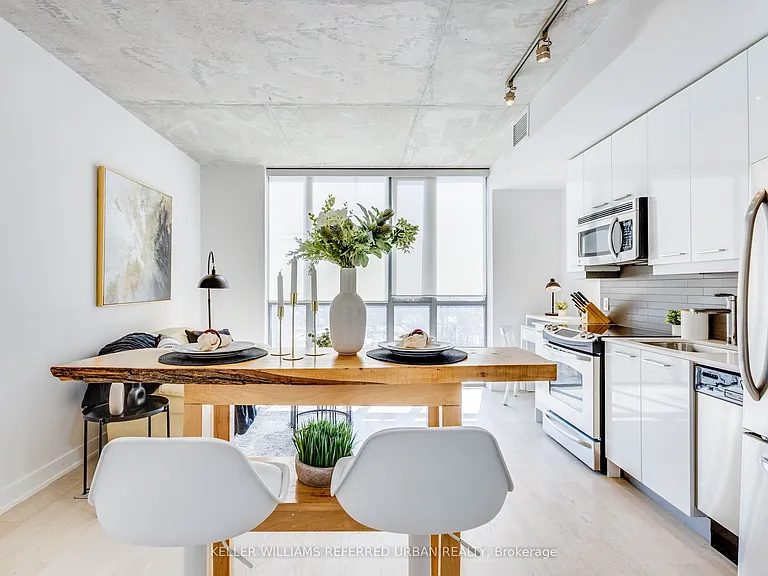 2 Gladstone Ave #208 — Photo 8