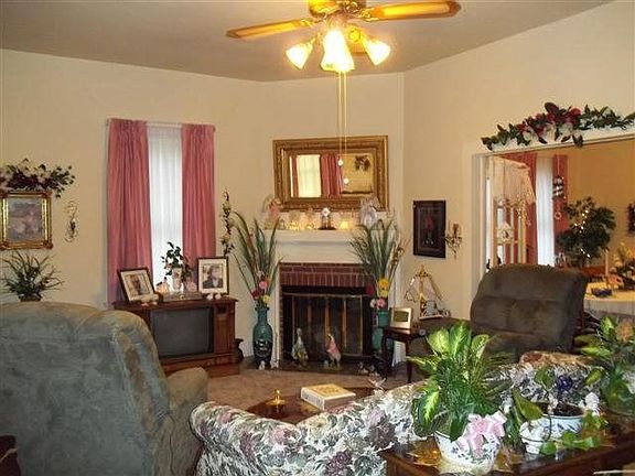 2nd image of 1219 Peach Ave