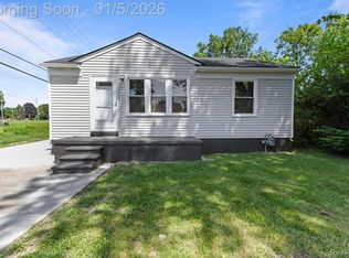 27334 Notre Dame St, Inkster, MI 48141